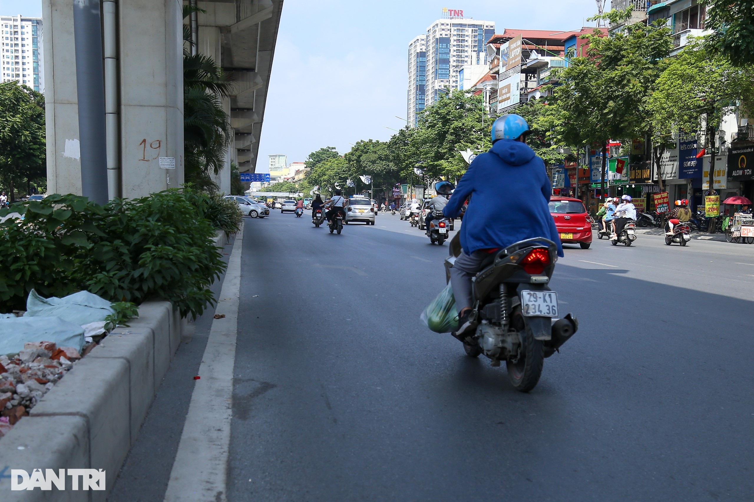 Tuyến đường đầu tiên ở Hà Nội sắp tách làn riêng cho xe buýt, xe máy - 4