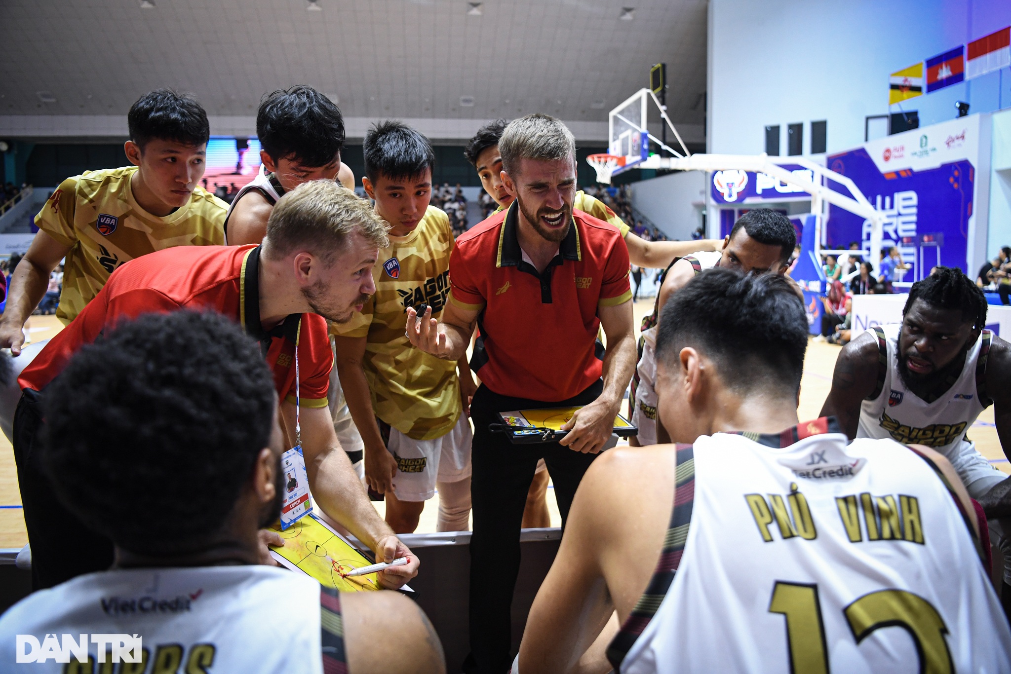 Việt kiều tỏa sáng, Hanoi Buffaloes vẫn nhận thất bại khó tin - 14 Việt kiều tỏa sáng, Hanoi Buffaloes vẫn nhận thất bại khó tin - 14