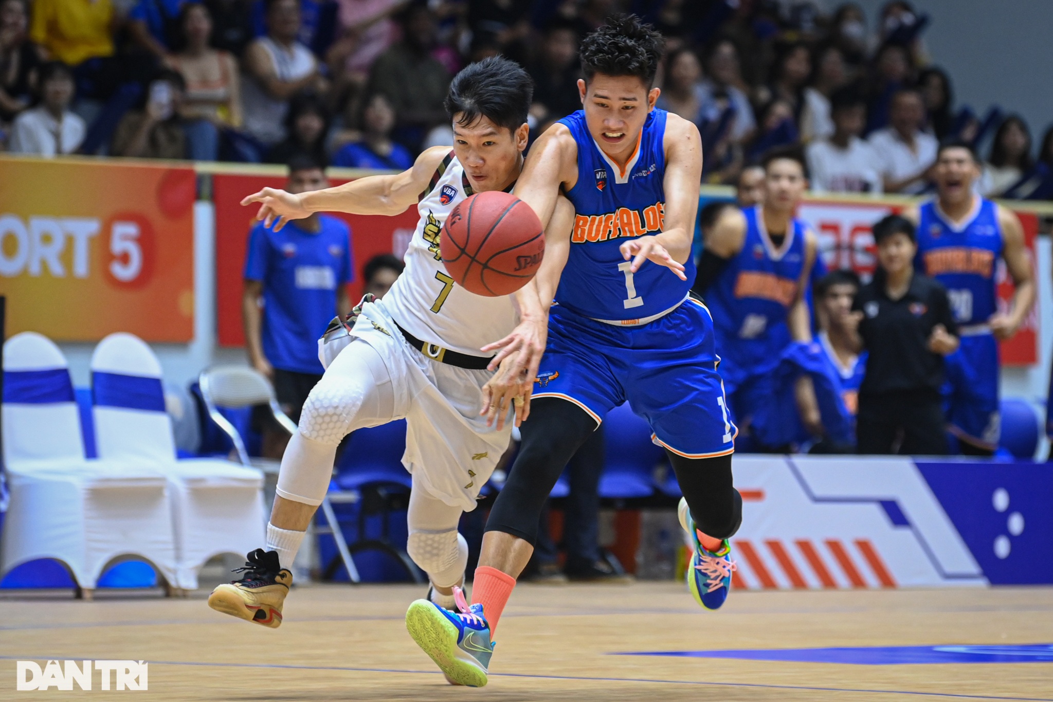 Việt kiều tỏa sáng, Hanoi Buffaloes vẫn nhận thất bại khó tin - 13 Việt kiều tỏa sáng, Hanoi Buffaloes vẫn nhận thất bại khó tin - 13