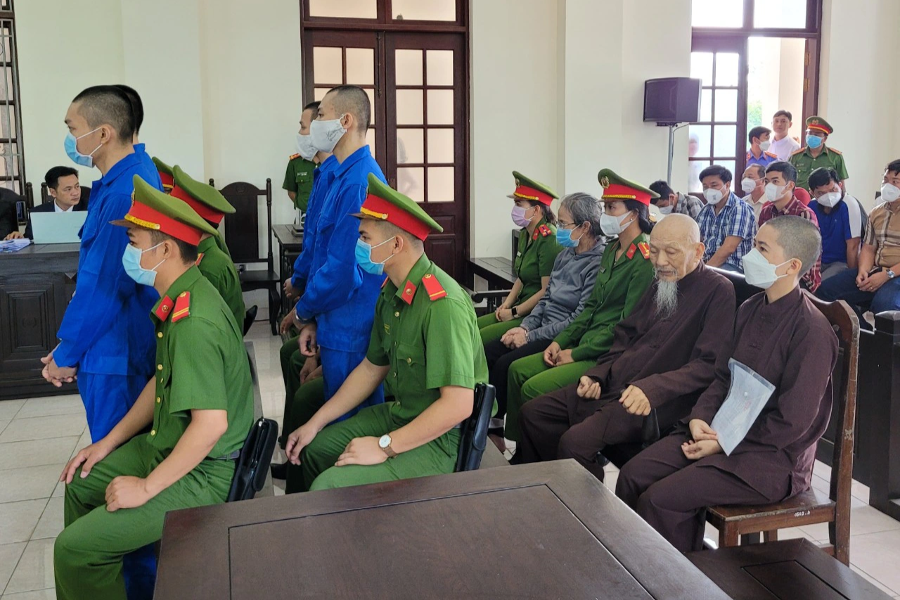 Hoãn phiên tòa xét xử nhóm người ở Tịnh thất Bồng Lai - 3