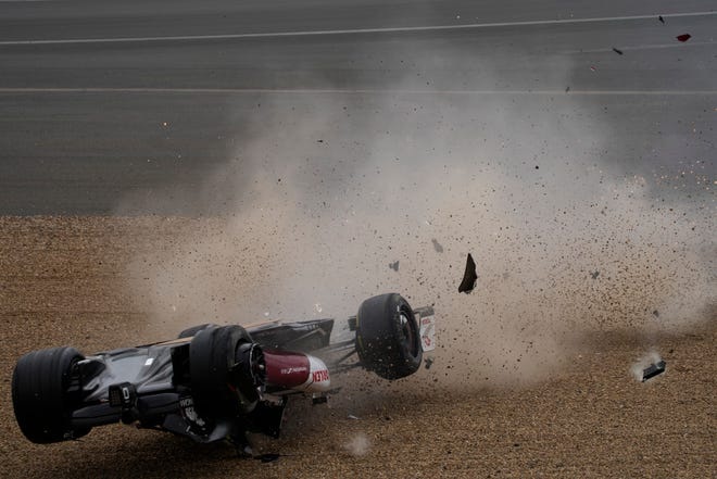 Tay đua F1 Trung Quốc dính tai nạn kinh hoàng, xe vỡ tan tành - 4