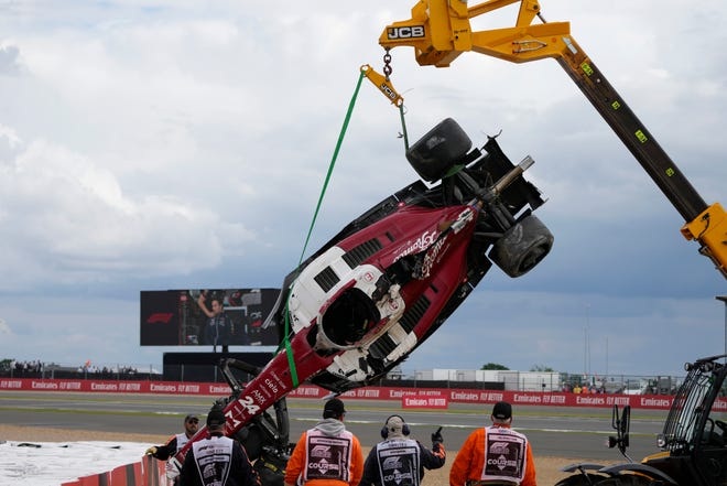 Tay đua F1 Trung Quốc dính tai nạn kinh hoàng, xe vỡ tan tành - 8