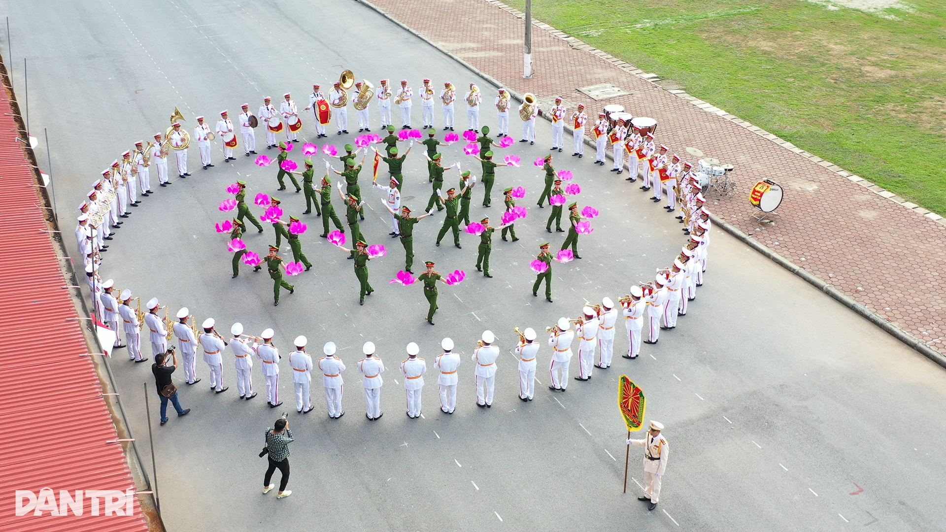 400人以上がハノイでASEAN警察音楽祭を開催しようとしています-6