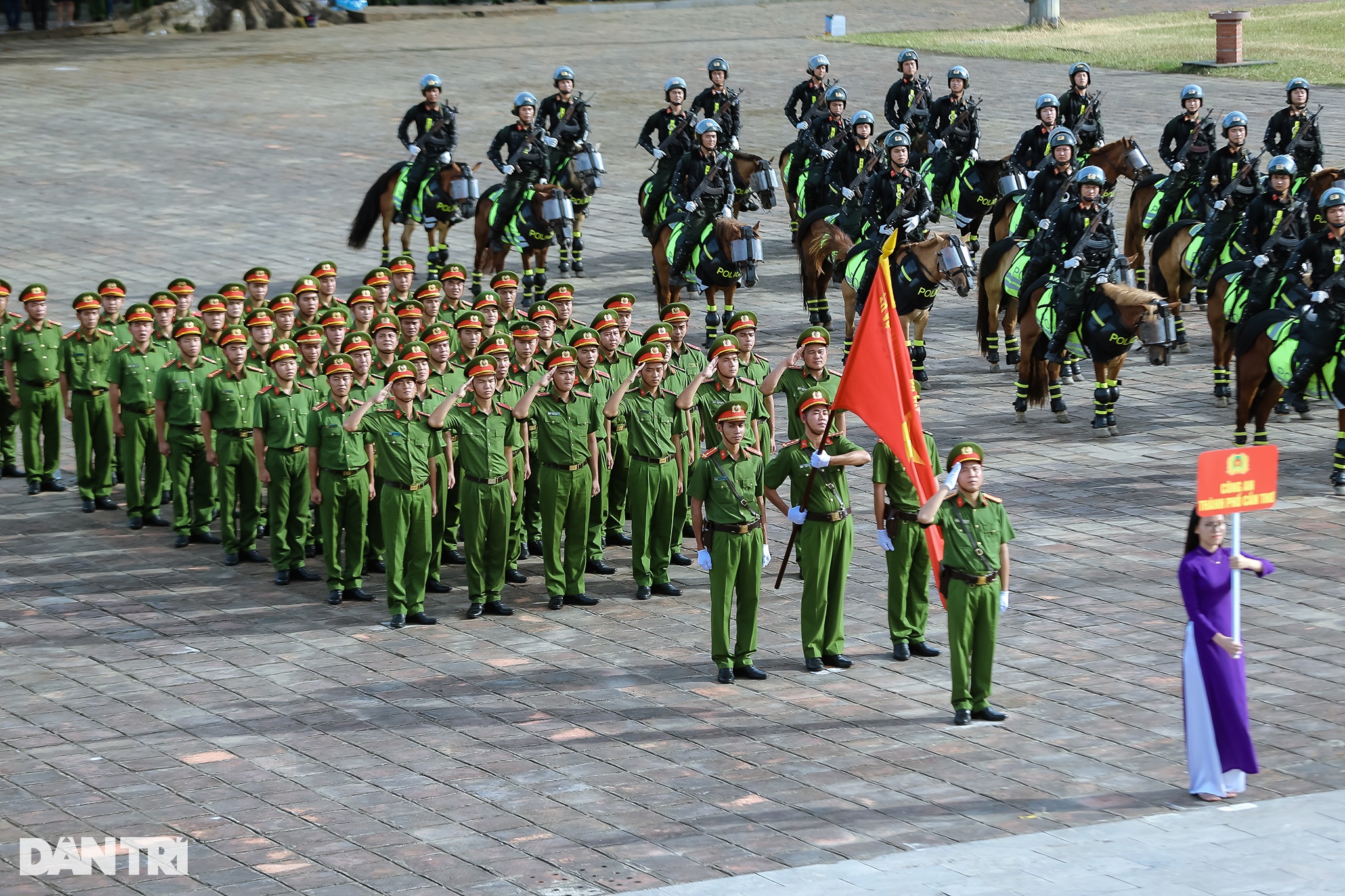 Mãn nhãn cuộc thi bắn súng, võ thuật  Công an nhân dân tại TP Huế - 2