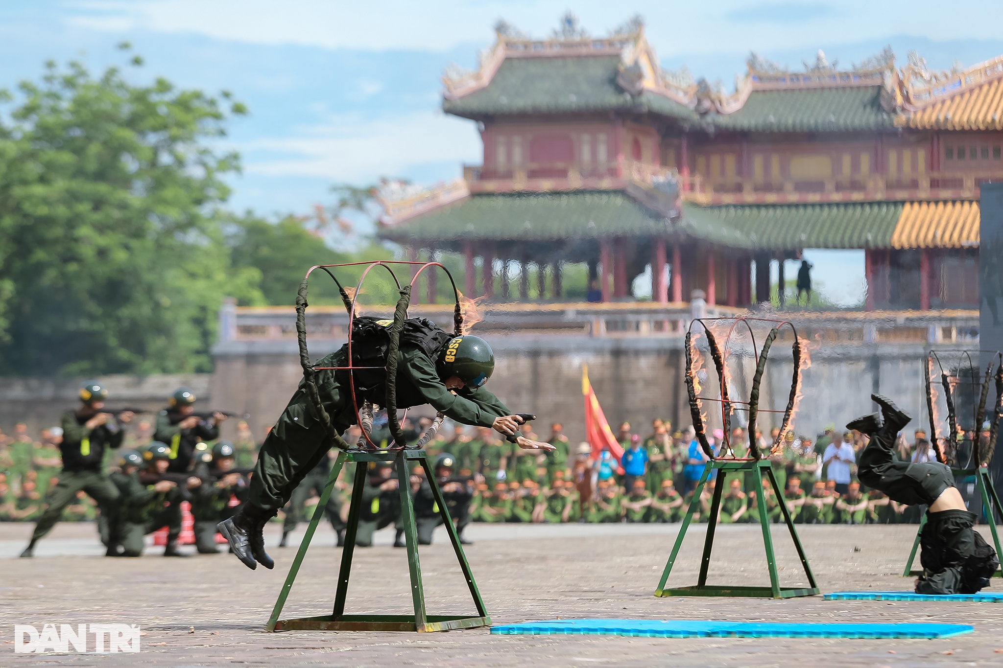 Mãn nhãn cuộc thi bắn súng, võ thuật  Công an nhân dân tại TP Huế - 12