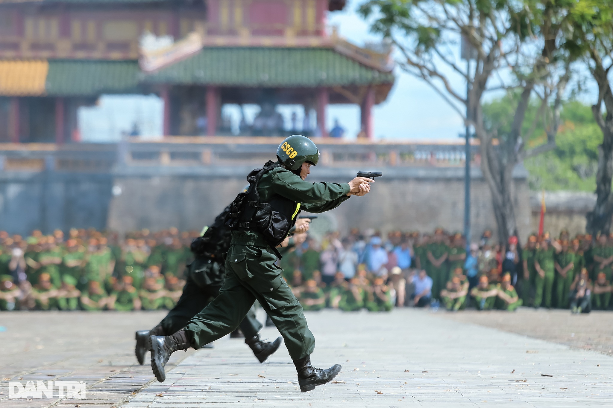 Mãn nhãn cuộc thi bắn súng, võ thuật  Công an nhân dân tại TP Huế - 13
