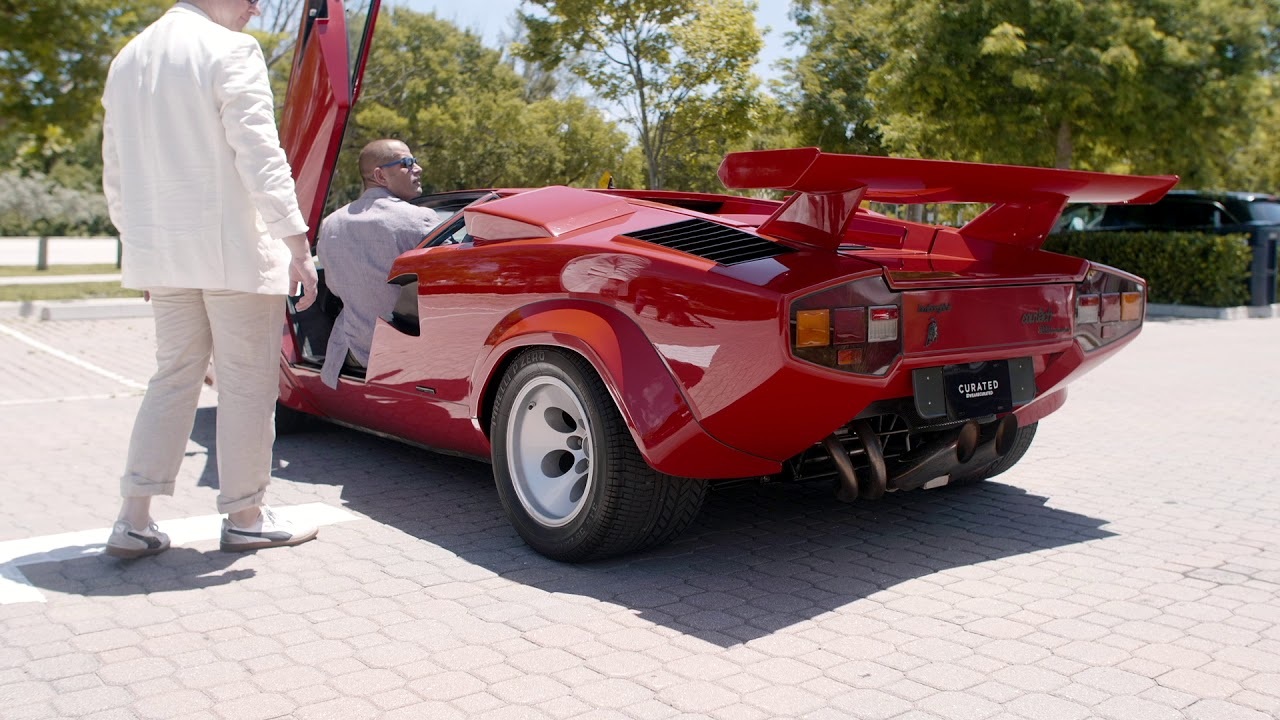 Cách lùi chuồng đỗ xe Lamborghini Countach | Báo Dân trí