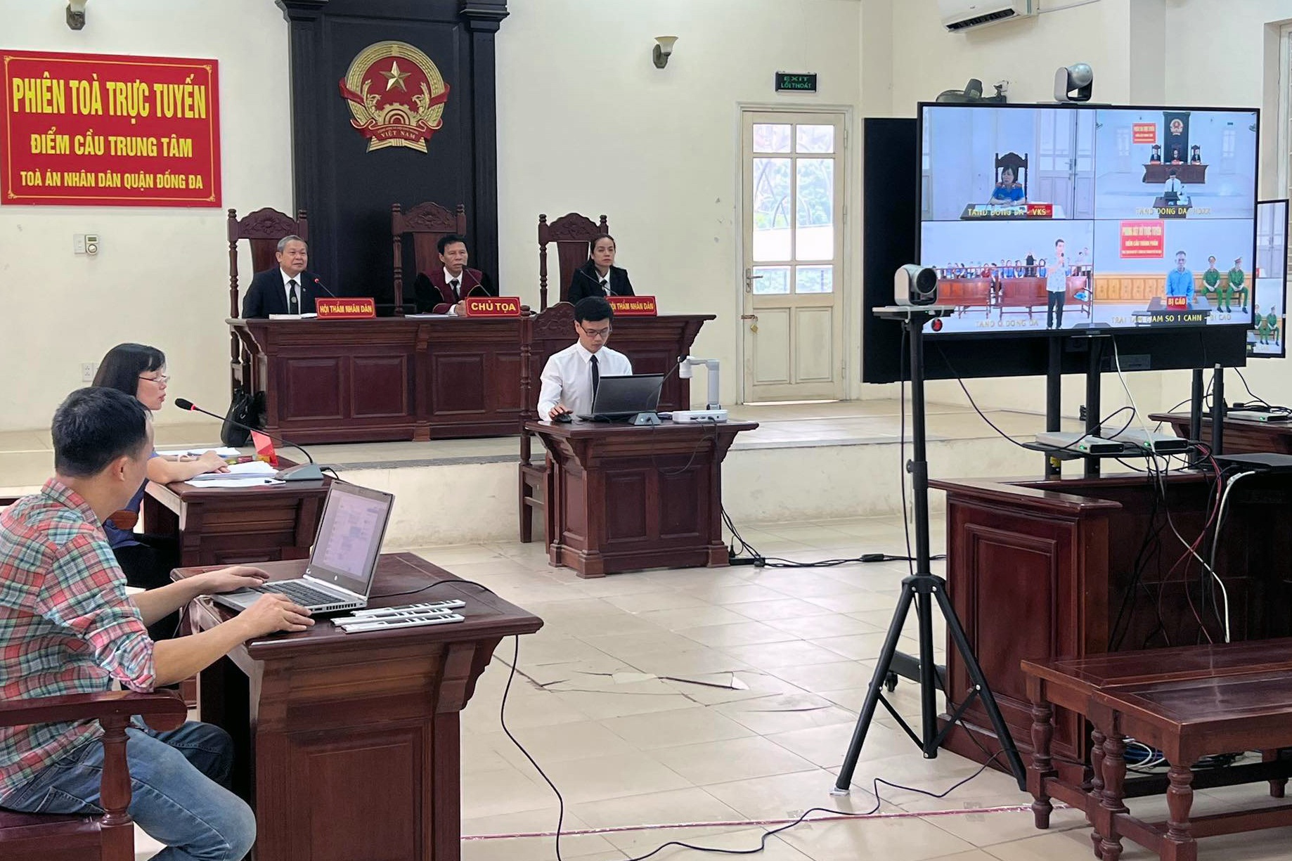 Phiên tòa đầu tiên được xét xử trực tuyến ở Hà Nội - 1