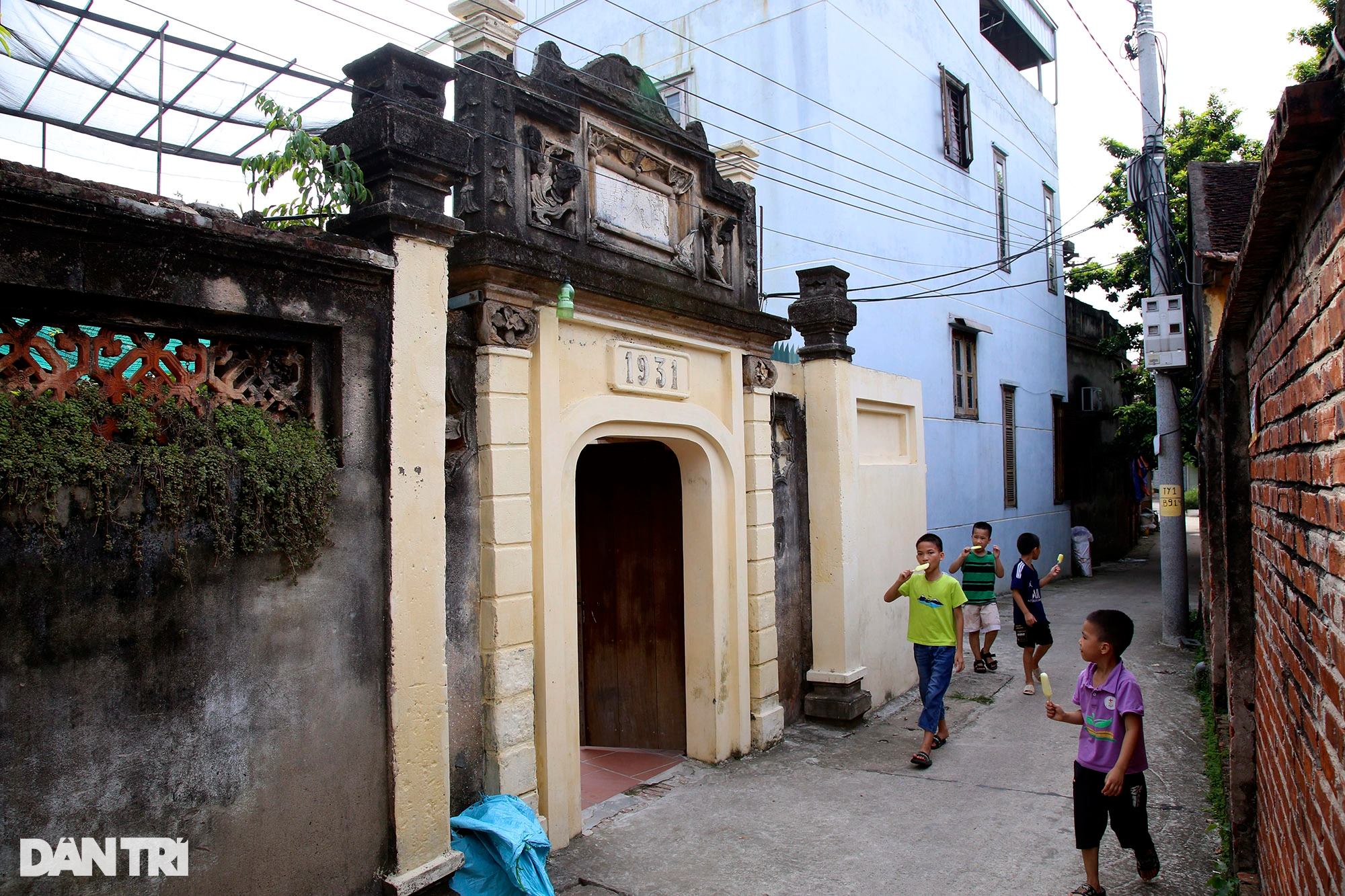 Những chiếc cổng trăm tuổi độc đẹp còn lại ở ngôi làng cổ tại Hà Nội - 10