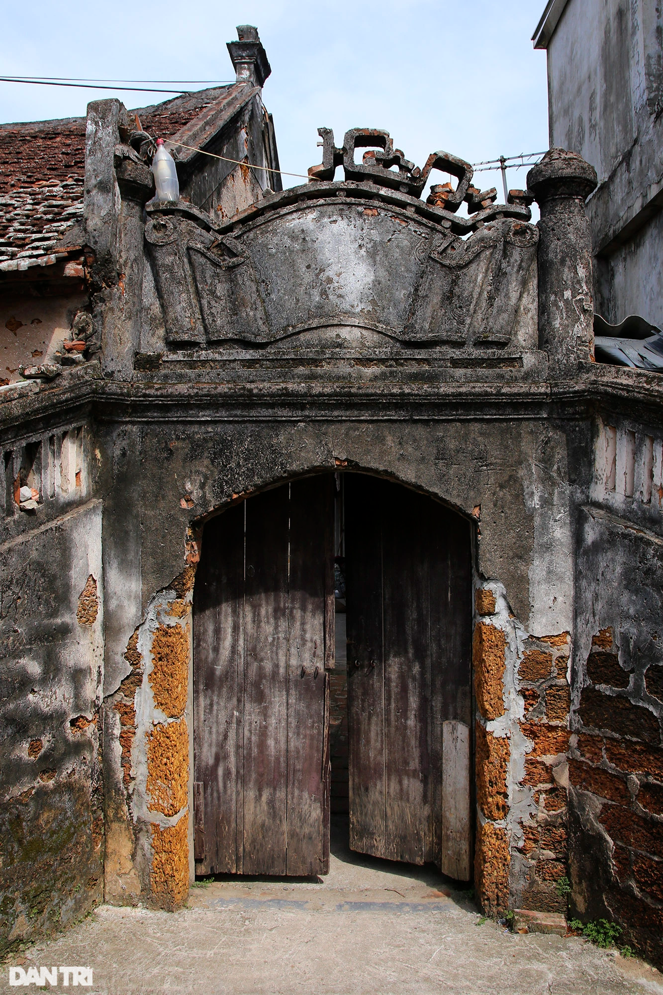Những chiếc cổng trăm tuổi độc đẹp còn lại ở ngôi làng cổ tại Hà Nội - 2