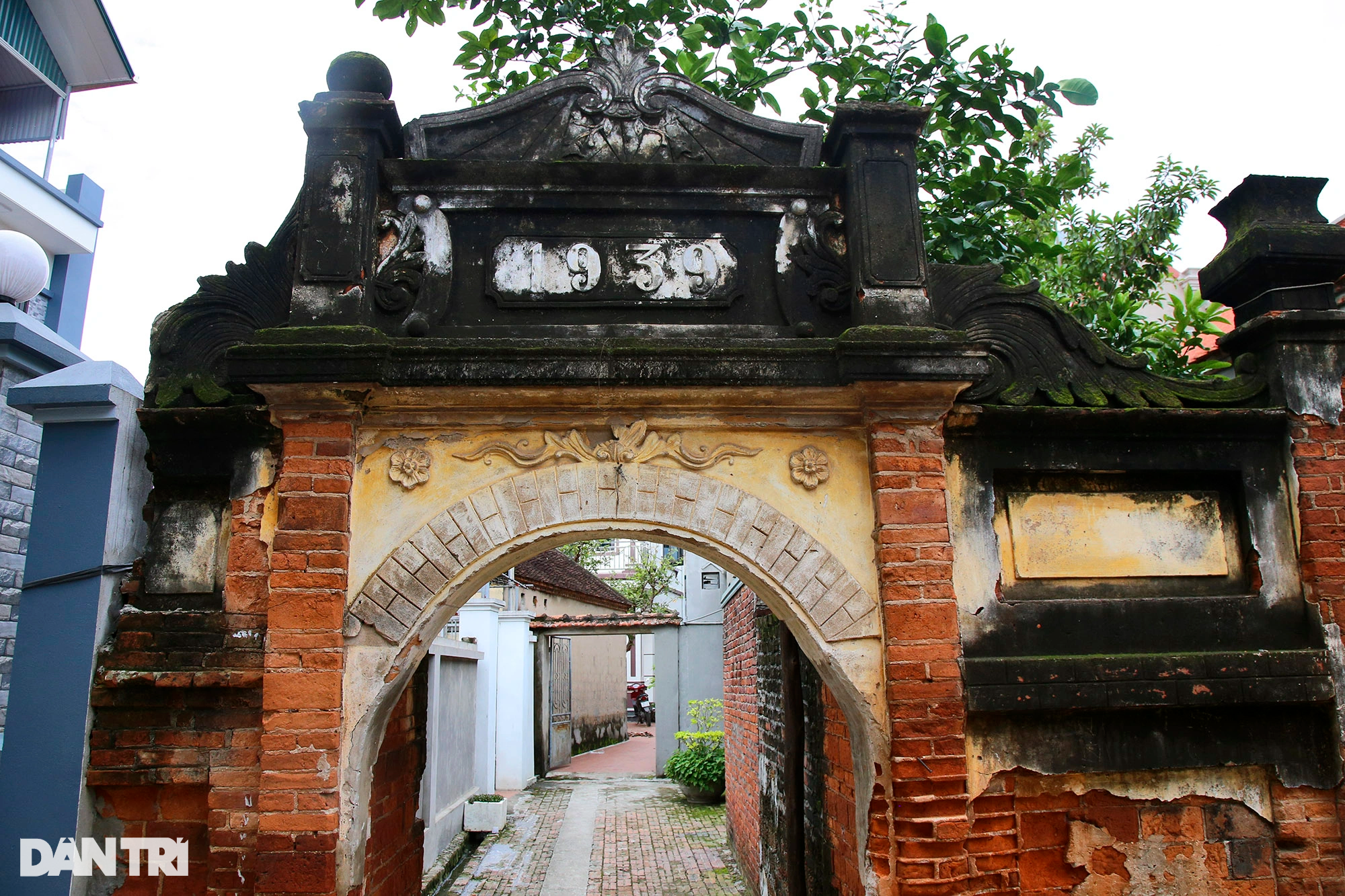 Những chiếc cổng trăm tuổi độc đẹp còn lại ở ngôi làng cổ tại Hà Nội - 5