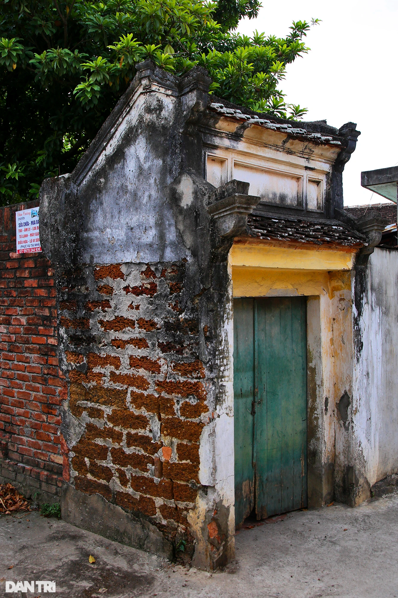 Những chiếc cổng trăm tuổi độc đẹp còn lại ở ngôi làng cổ tại Hà Nội - 8