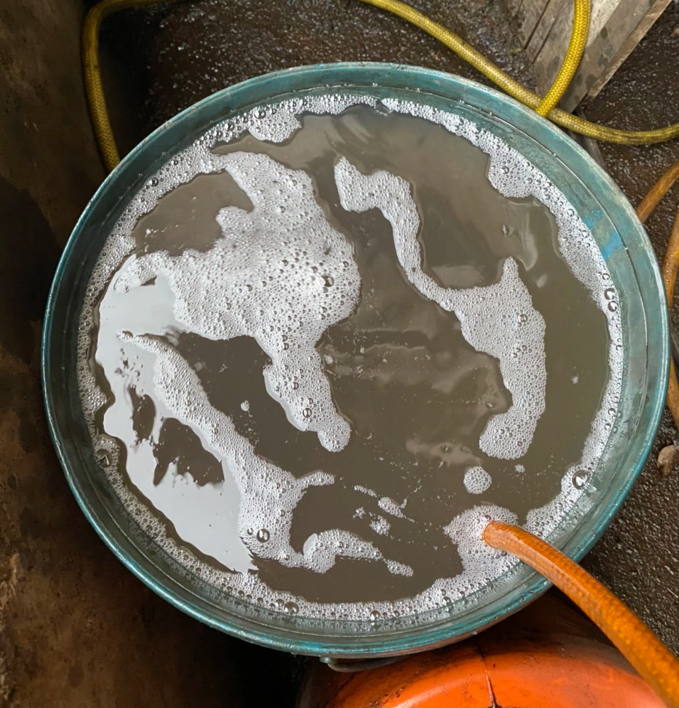 Kiểm định làm rõ việc cây xăng bị tố đổ dầu lẫn nước lã - 1 Kiểm định làm rõ việc cây xăng bị tố đổ dầu lẫn nước lã - 1