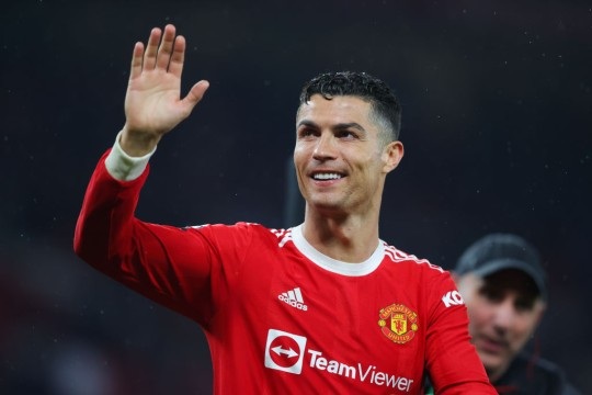 Không còn níu kéo, Man Utd ra giá bán C.Ronaldo - 2