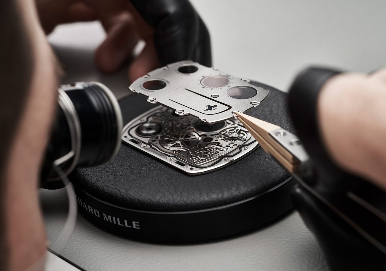 Ferrari và Richard Mille ra mắt mẫu đồng hồ cơ mỏng nhất thế giới - 9