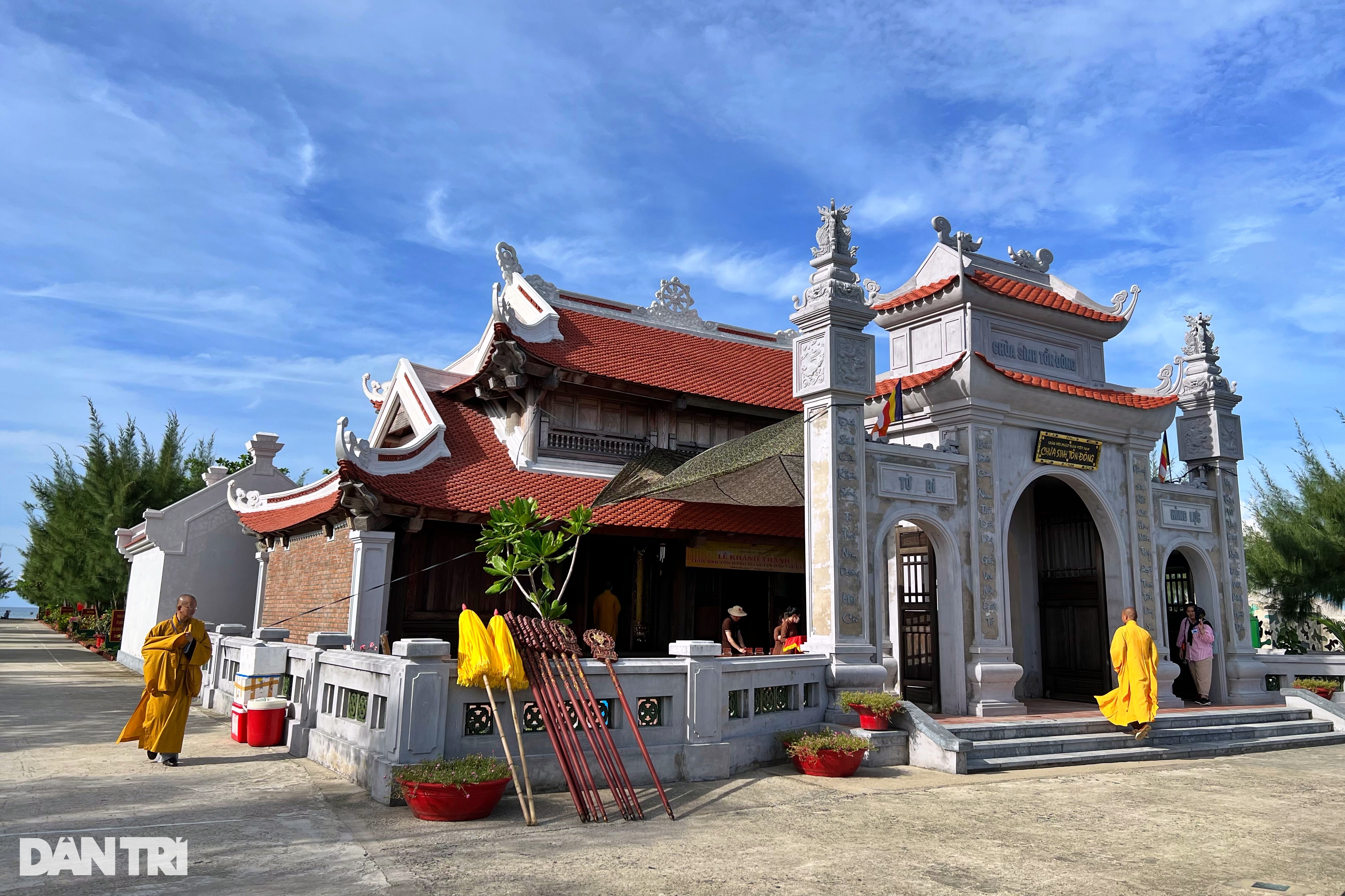 9 cột mốc tâm linh vững chãi giữa Trường Sa - 1 9 cột mốc tâm linh vững chãi giữa Trường Sa - 1