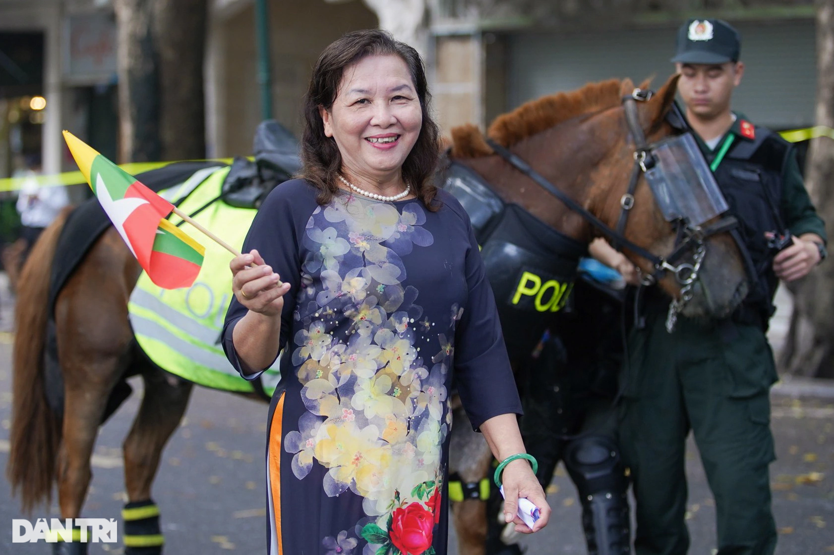 Mãn nhãn hình ảnh CSCĐ Kỵ binh diễu hành quanh phố đi bộ hồ Gươm - 7