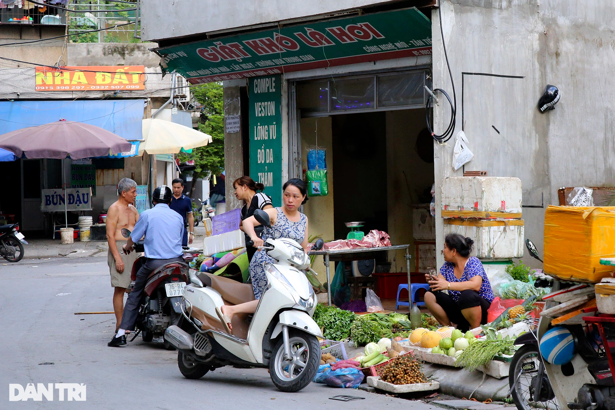 Cận cảnh ngôi nhà 4 mặt tiền độc nhất Hà Nội trên phố Đại La - 6