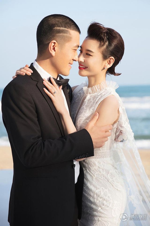 Nàng dâu bạc tỷ thất nghiệp, livestream bán đồ lót tăng thu nhập - 3