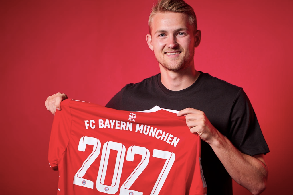 Bayern Munich chiêu mộ De Ligt với giá 80 triệu euro - 1