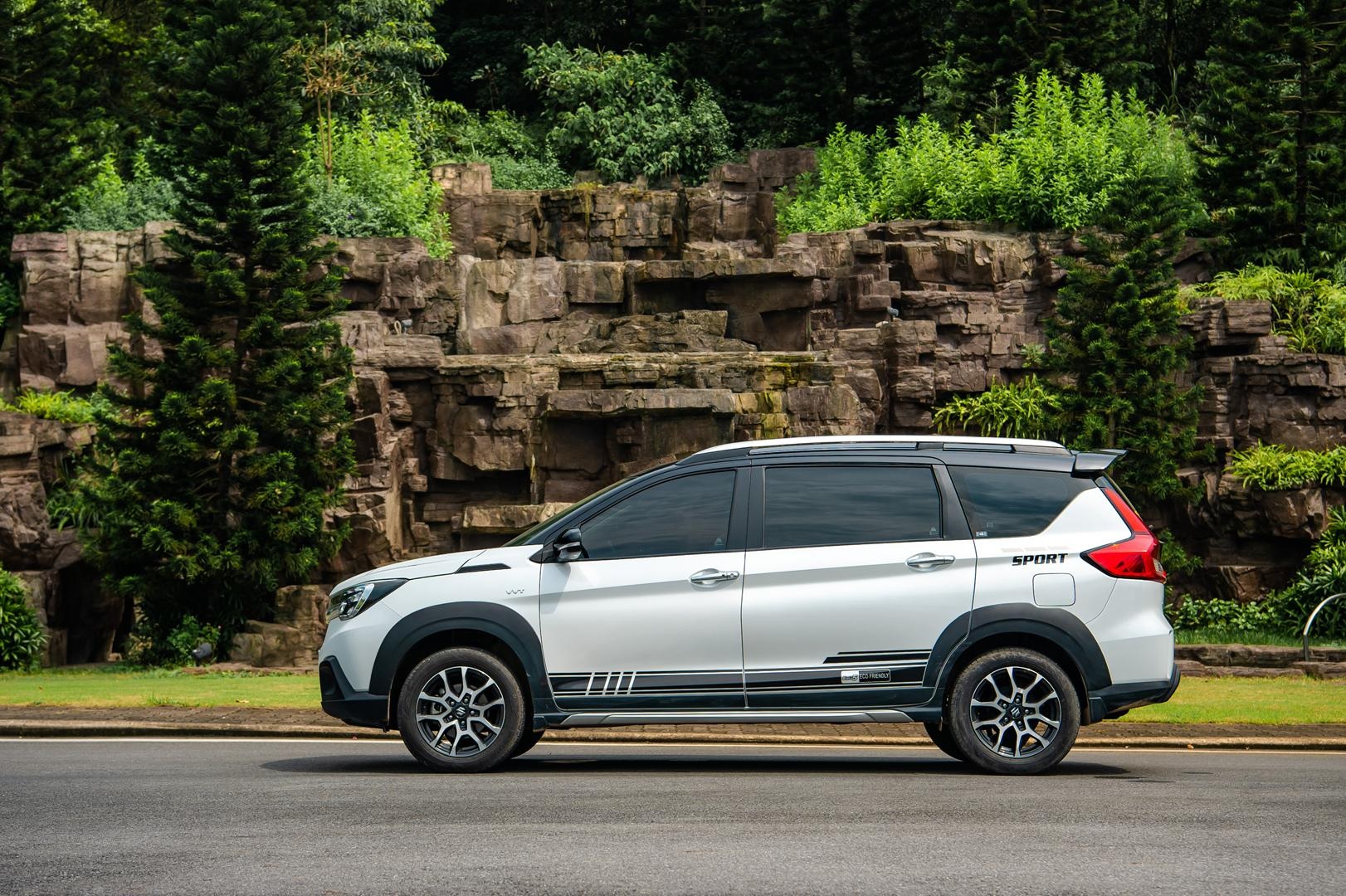 Suzuki XL7 bất ngờ dẫn đầu xe bán chạy nhất tháng 6-2 Suzuki XL7 bất ngờ dẫn đầu xe bán chạy nhất tháng 6-2