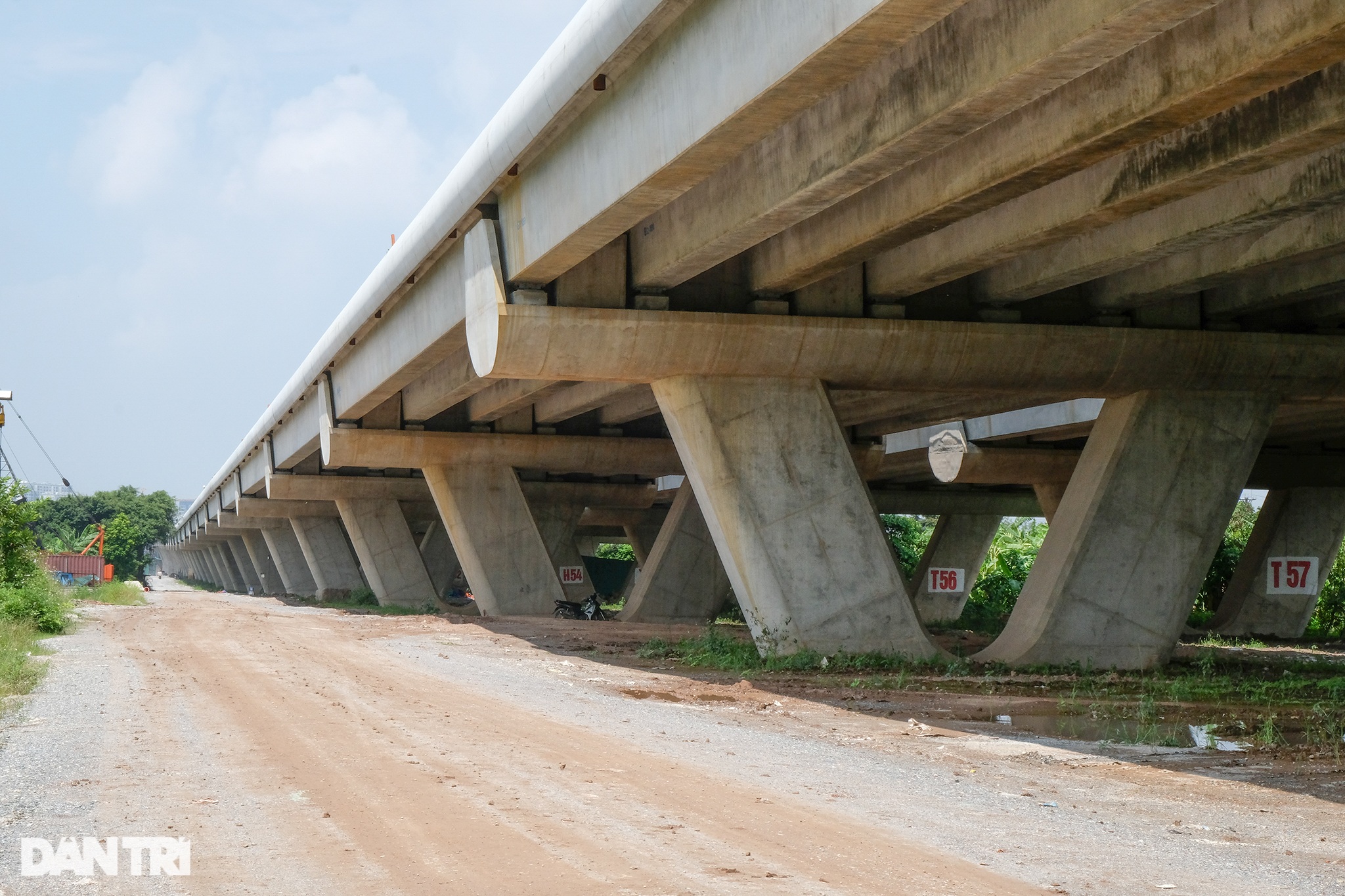 Cảnh hợp long nhịp cầu cạn cuối cùng dự án cầu Vĩnh Tuy giai đoạn 2 - 9