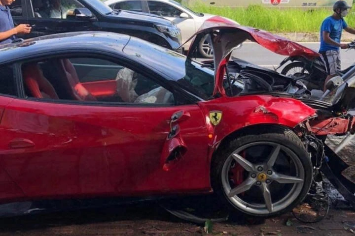 Vụ Ferrari đâm gốc cây: Kỹ sư sửa chữa lo lắng vì số tiền đền bù quá lớn - 2