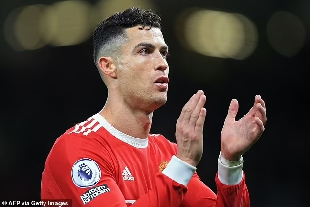 Nhất quyết đòi rời Man Utd, C.Ronaldo đi nước cờ ít ai ngờ - 1