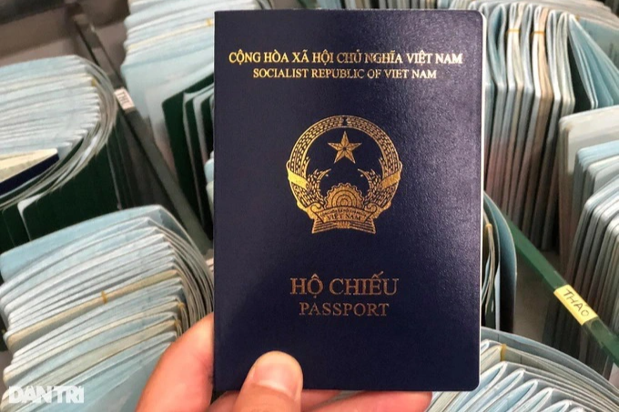 Tây Ban Nha đồng ý cấp visa vào hộ chiếu mới của Việt Nam - 1