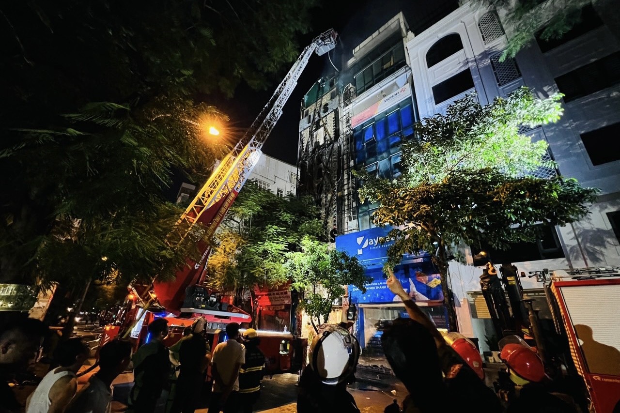 Thủ tướng ra công điện chỉ đạo sau vụ cháy làm 3 cảnh sát hy sinh - 1
