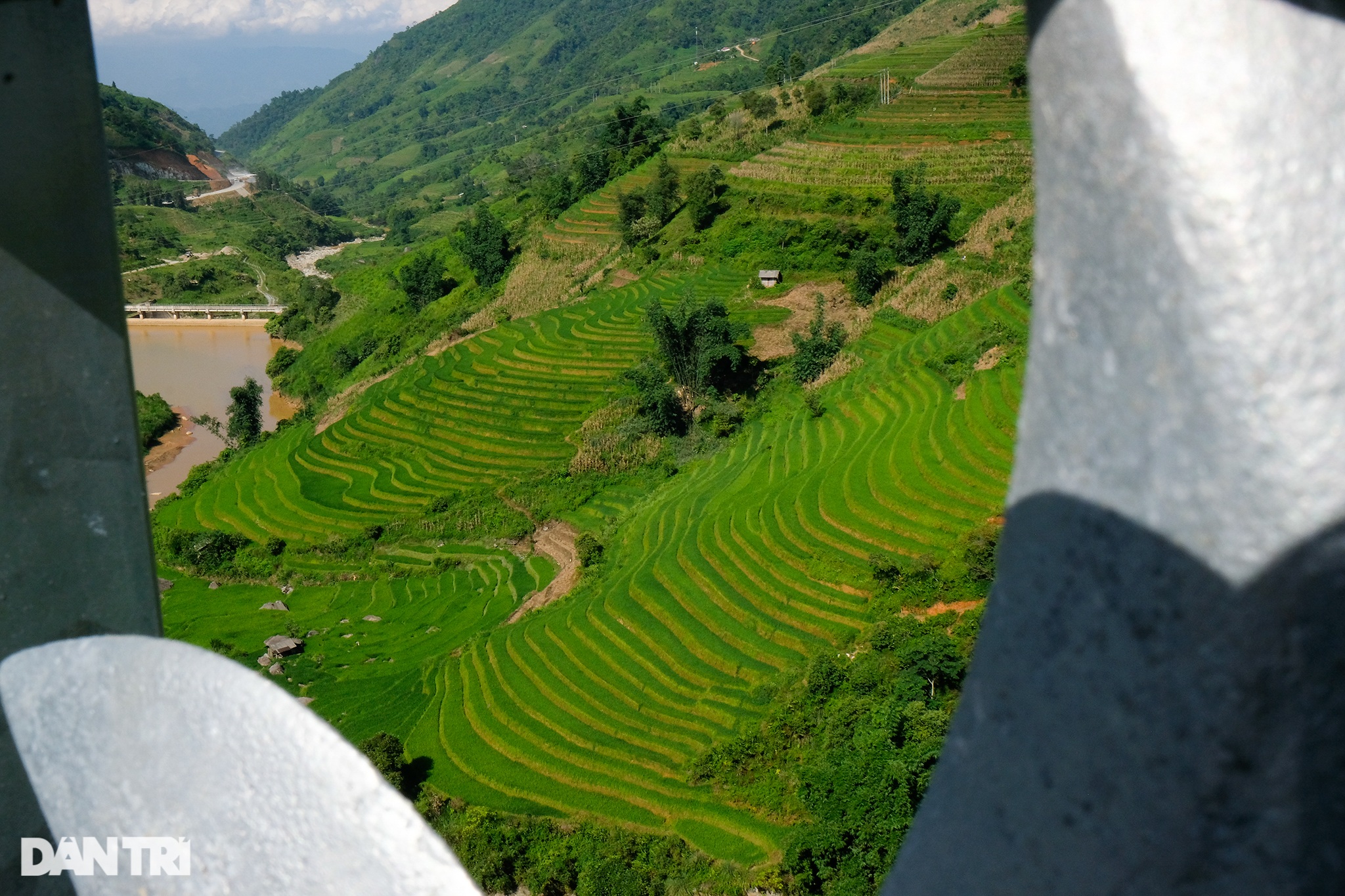 Chiêm ngưỡng cầu cạn có trụ cao nhất Việt Nam trước ngày thông xe đi Sa Pa - 7