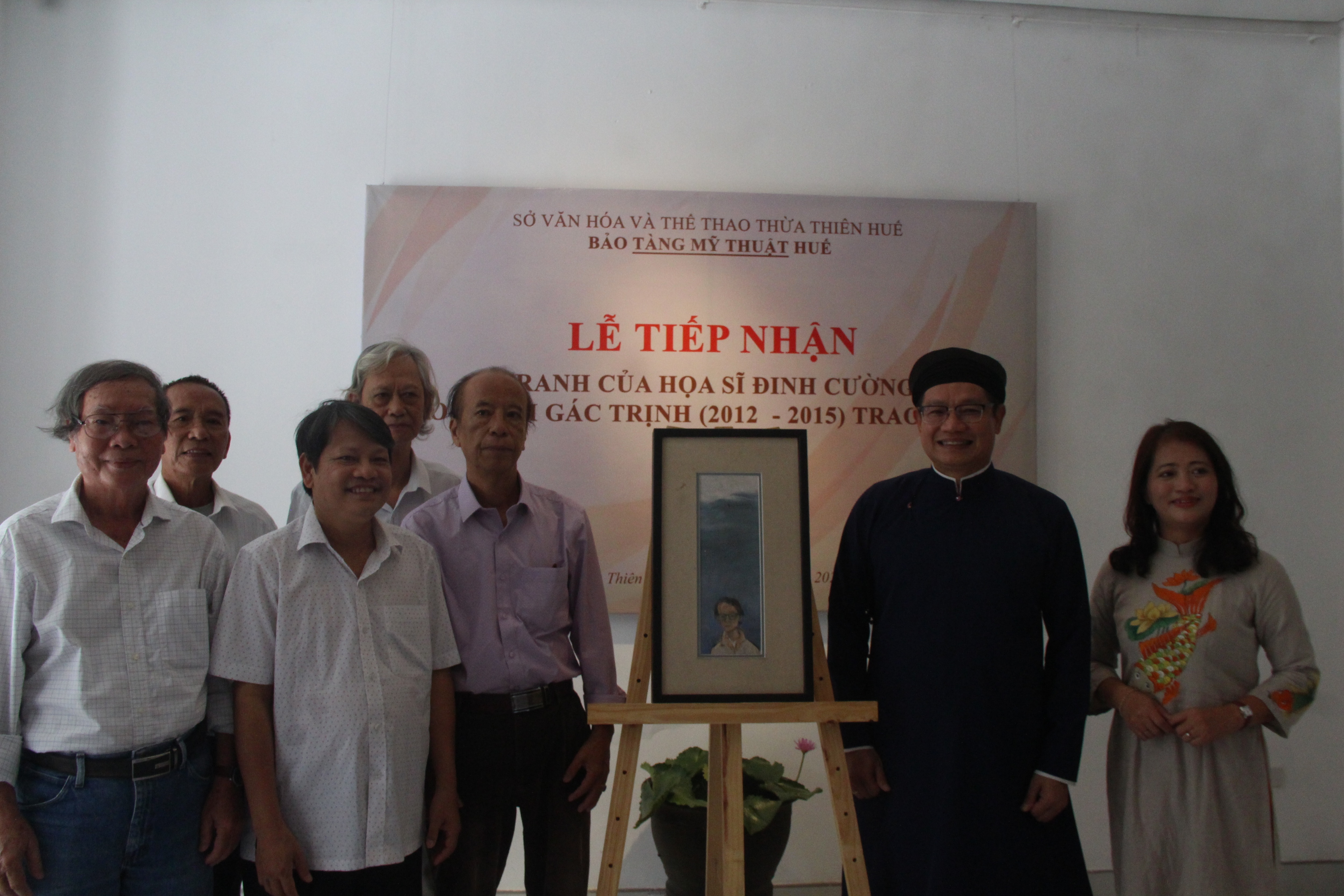 Tranh Đinh Cường vẽ bạn thân Trịnh Công Sơn được trao tặng Bảo tàng Huế - 1