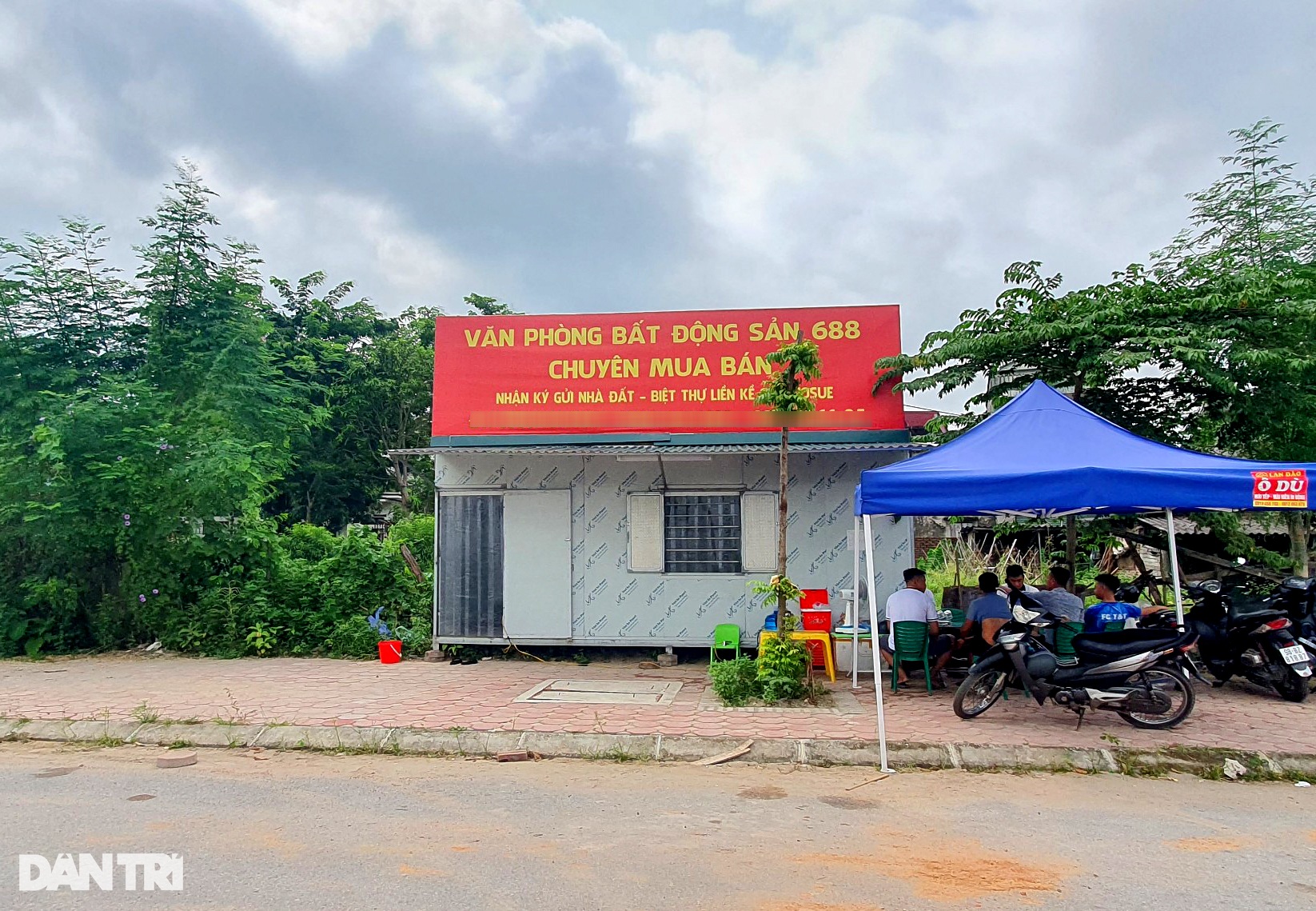 Thị trường "xì hơi", văn phòng môi giới bất động sản đìu hiu - Ảnh 7. Thị trường "xì hơi", văn phòng môi giới bất động sản đìu hiu - Ảnh 7.