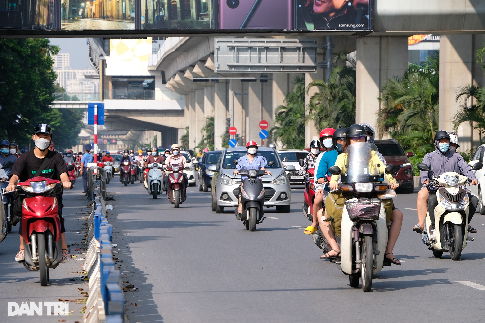 Phân làn đường Nguyễn Trãi: Hàng loạt xe máy lấn làn ôtô giờ cao điểm - 8