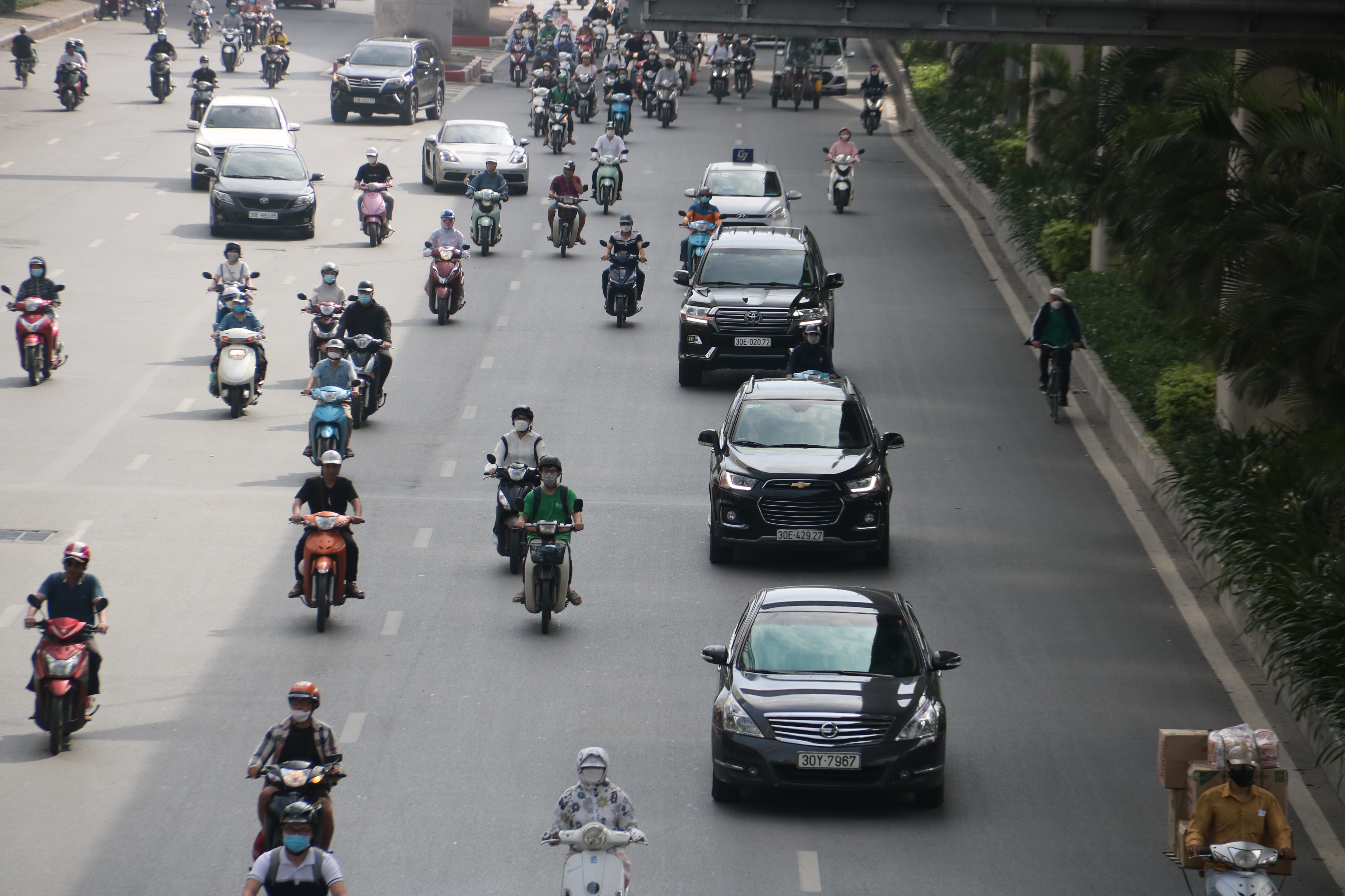 Phân làn đường Nguyễn Trãi: Giảm ùn tắc, người dân hồ hởi ủng hộ - 9