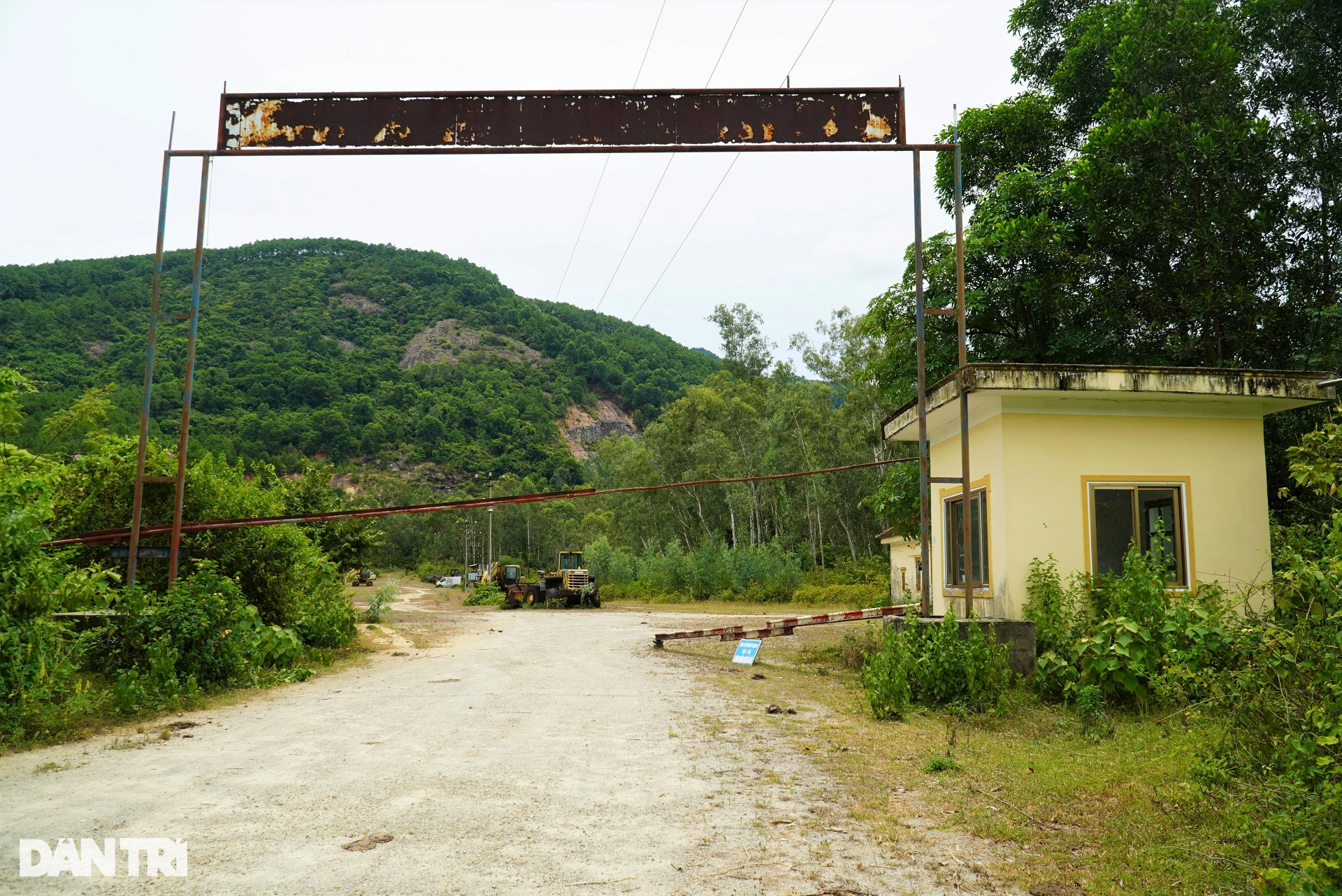Nghĩa địa ôtô, máy móc tại mỏ khoáng sản bị dừng triển khai ở Hà Tĩnh - 3