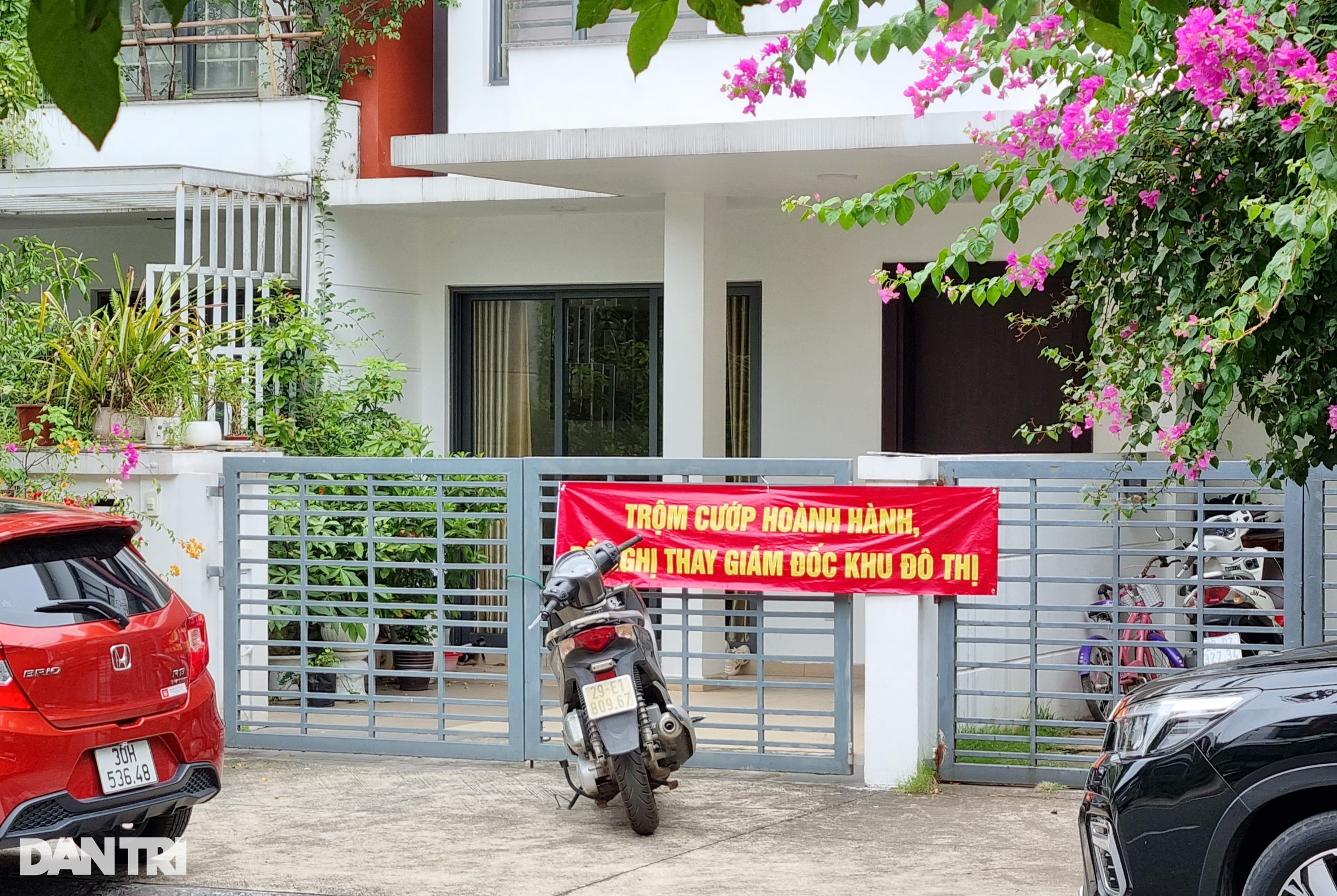 Cư dân phản ánh khu biệt thự triệu đô ở Hà Nội liên tục bị trộm ghé thăm - 1