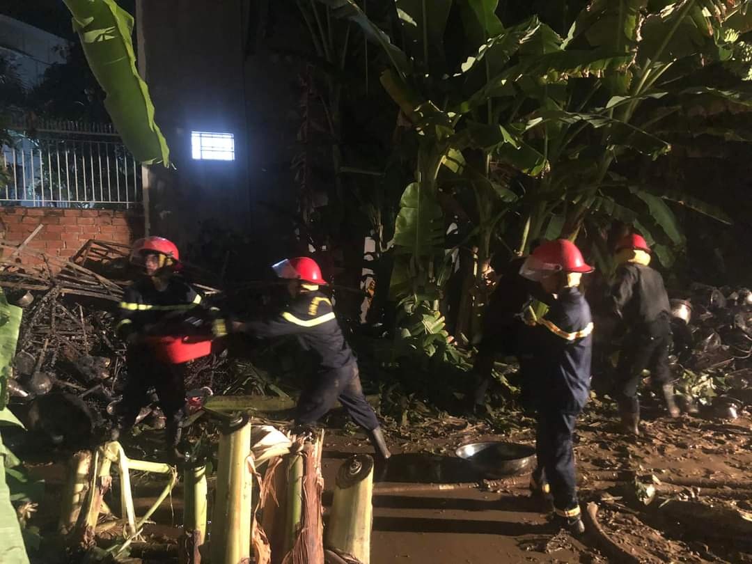 Suốt đêm tìm kiếm 3 mẹ con mất tích trong vụ cháy nhà ở Ninh Thuận - 6
