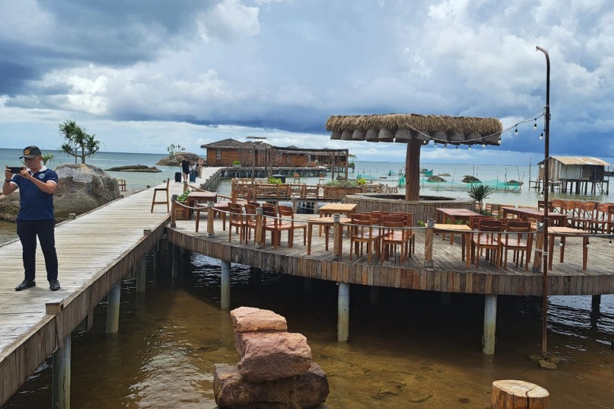 Lãnh đạo tỉnh Kiên Giang đau lòng khi rừng, biển bị xâm phạm - 2 Lãnh đạo tỉnh Kiên Giang đau lòng khi rừng, biển bị xâm phạm - 2