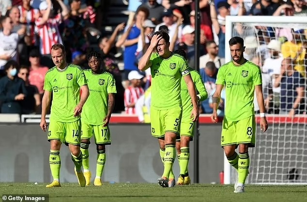 HLV Erik Ten Hag: Man Utd phải giành chiến thắng trước Liverpool - 1