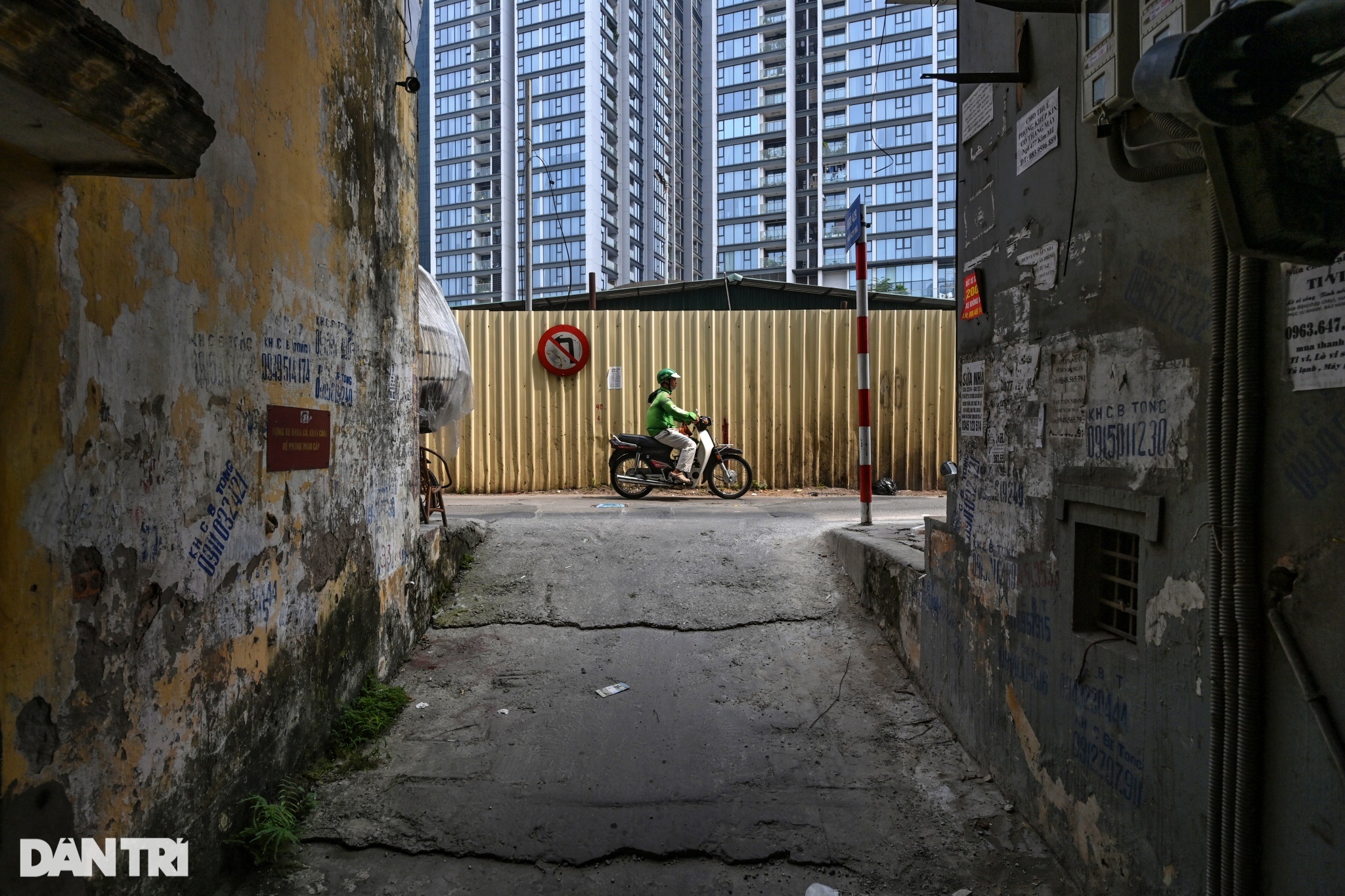 Dân nơm nớp sợ khi sống trong nhà nứt toác cạnh metro ngầm Nhổn - ga HN - 5