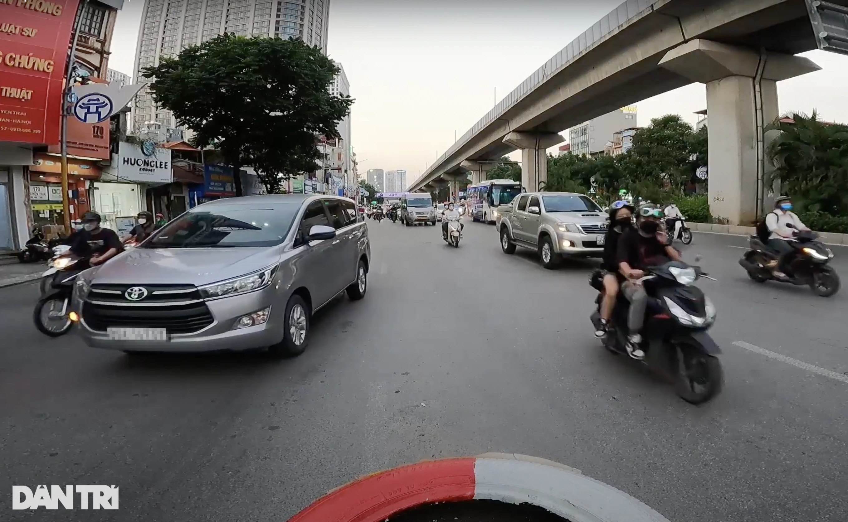 Trong 1 phút có 142 phương tiện đi sai làn trên đường Nguyễn Trãi - 3