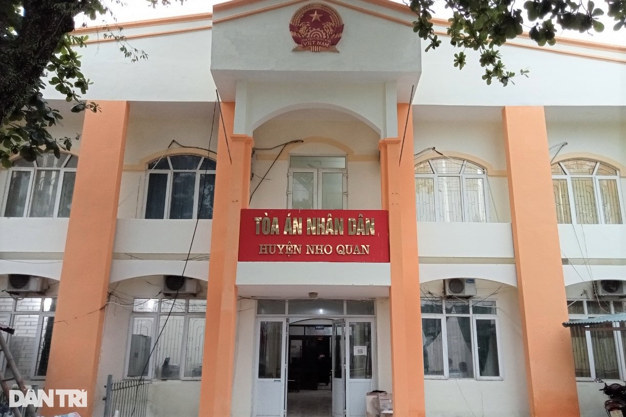 Thẩm phán tòa án huyện nhận 20 triệu đồng giúp bị cáo hưởng án treo - 1 Thẩm phán tòa án huyện nhận 20 triệu đồng giúp bị cáo hưởng án treo - 1