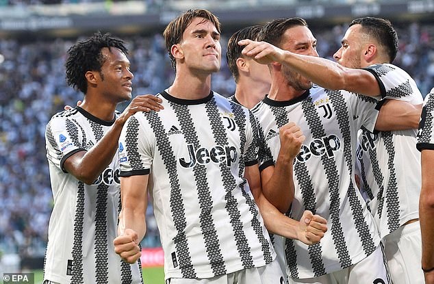 AS Roma của Mourinho quật cường giành điểm trước Juventus - 2