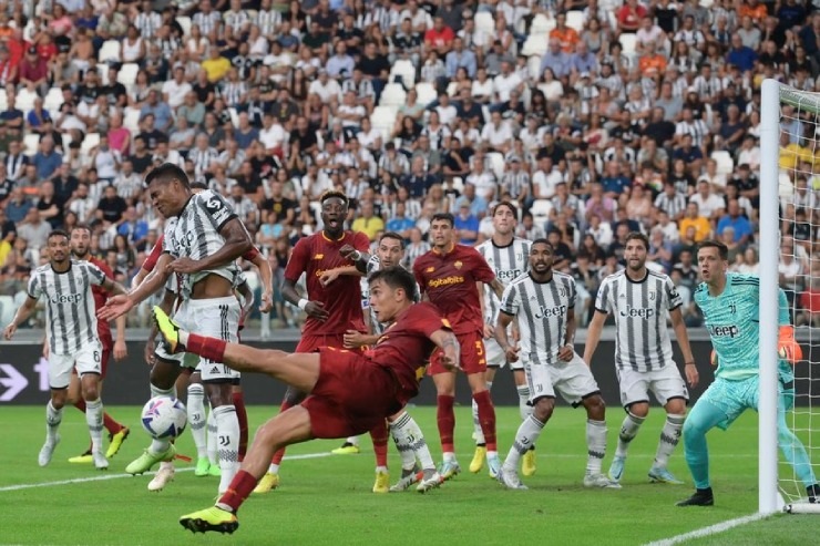 AS Roma của Mourinho quật cường giành điểm trước Juventus - 4