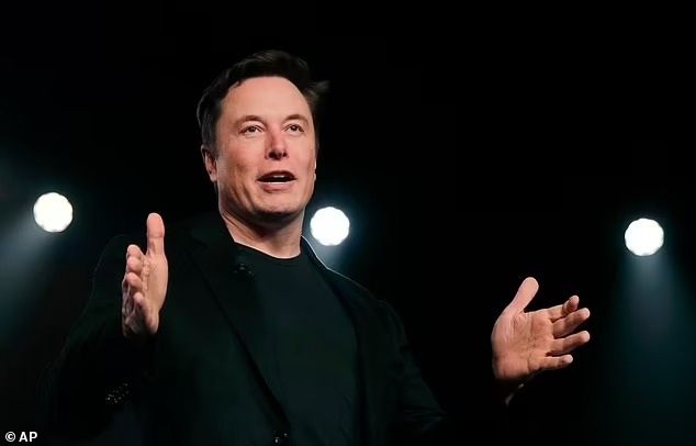 Tỷ phú Elon Musk tuyên bố đã giảm 10kg sau loạt ảnh gây xấu hổ - 1