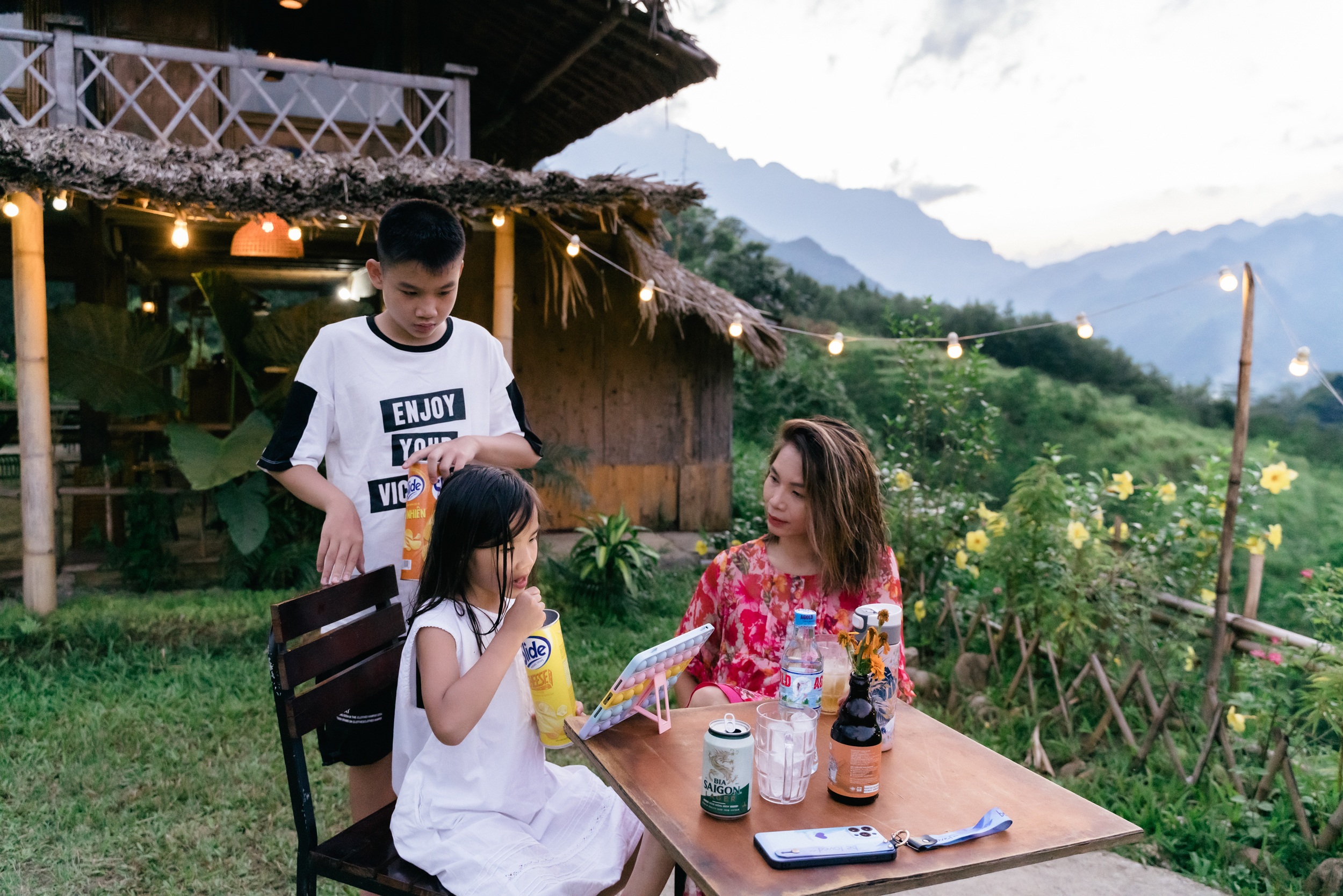 Memorable motorbike trip to Ha Giang by 3 Hanoi mothers and children - 1