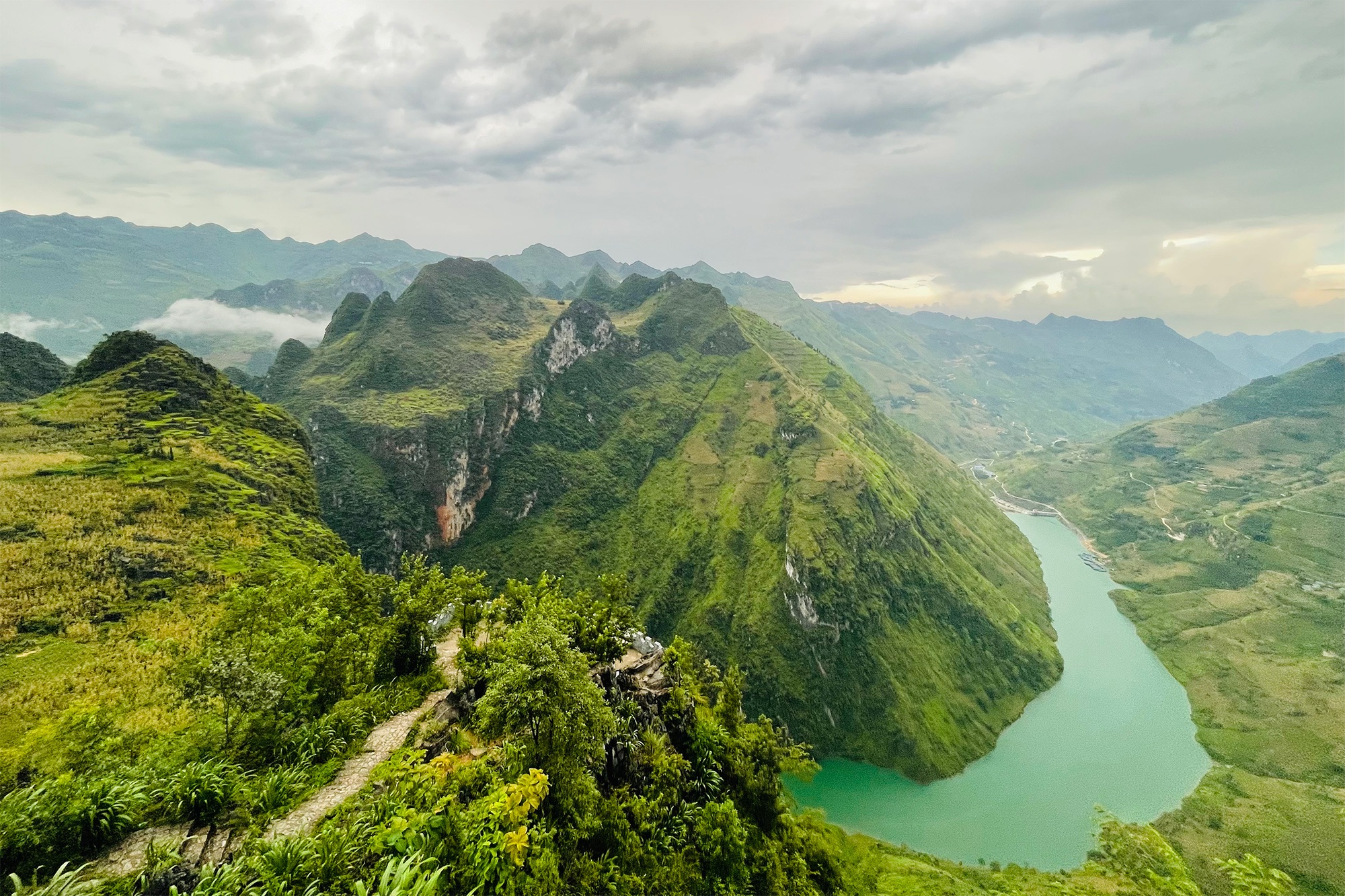 Memorable motorbike trip to Ha Giang by 3 Hanoi mothers - 7