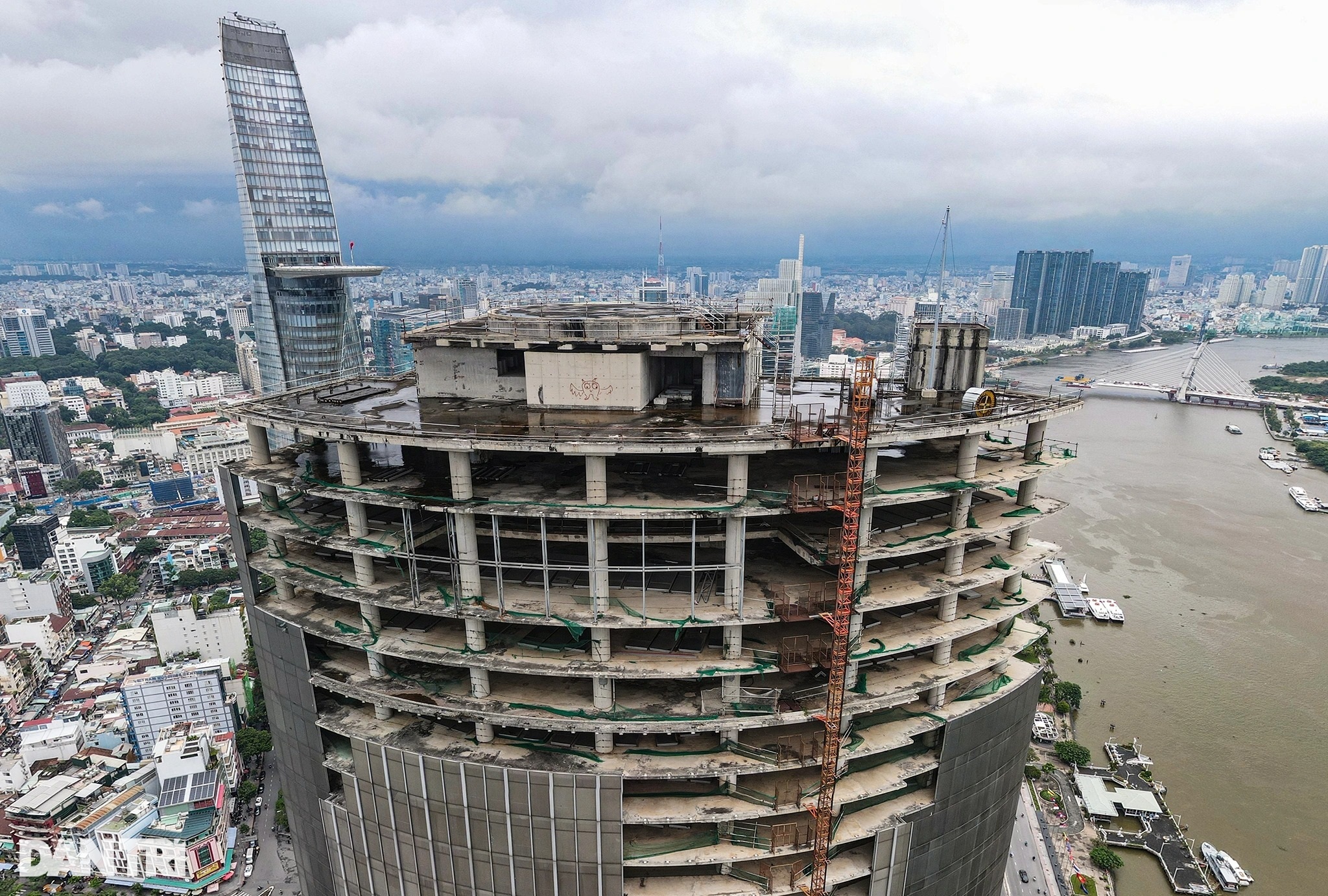 TPHCM thông tin về tòa nhà Saigon One Tower ngưng thi công 11 năm - 2