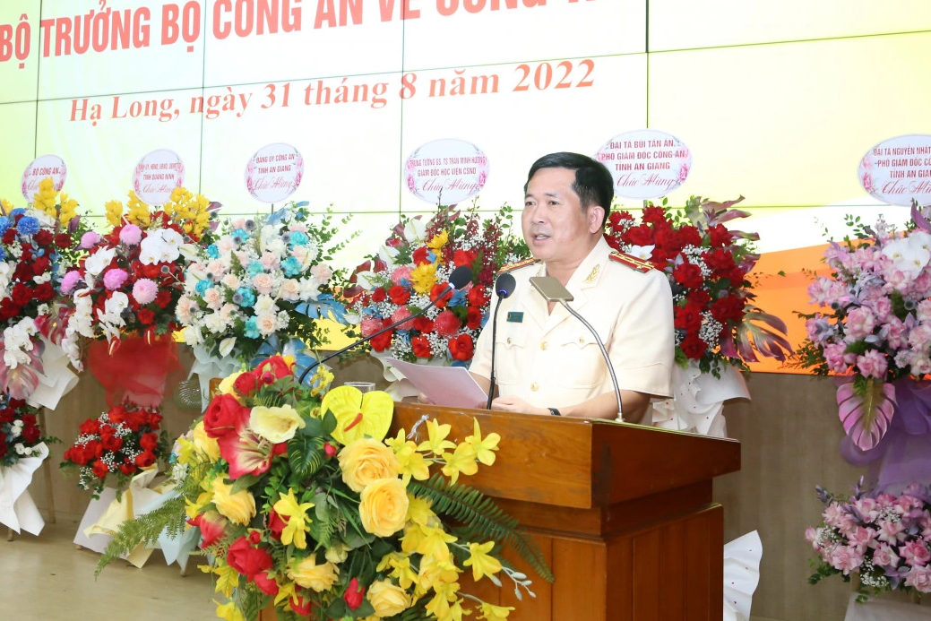 Đại tá Đinh Văn Nơi: Nỗ lực vun đắp thành tích của Công an Quảng Ninh - 2
